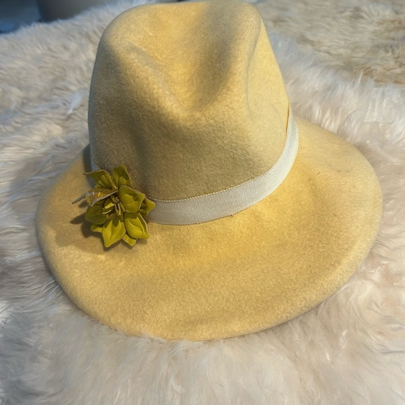 Eugenia Kim Yellow felt hat with leather flower - Picture 1 of 6